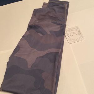 Yelete Camo Leggings